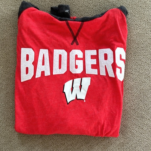 Wisconsin Badgers hooded shirt - Picture 3 of 3